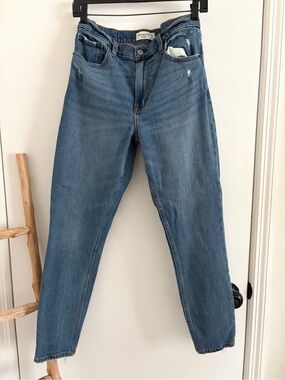 Abercrombie & Fitch The Skinny High Rise Jeans